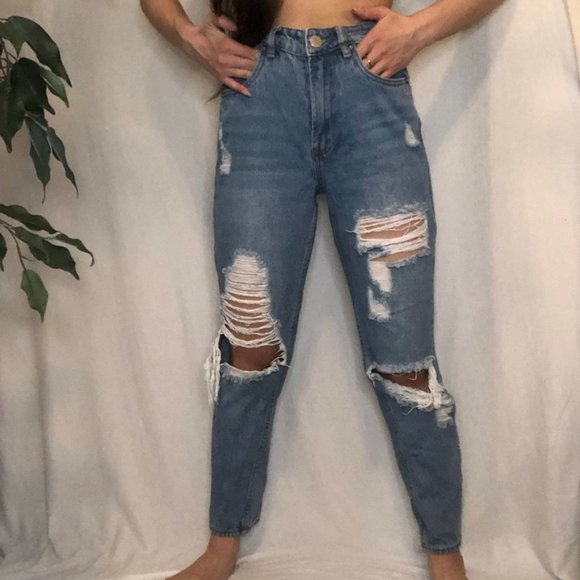 Ripped Distressed Mom Jeans, Light Wash - Picture 6 of 8